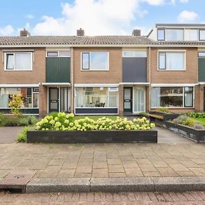Apeldoorn- Ruime Eengezinswoning Met 5 Slaapkamers